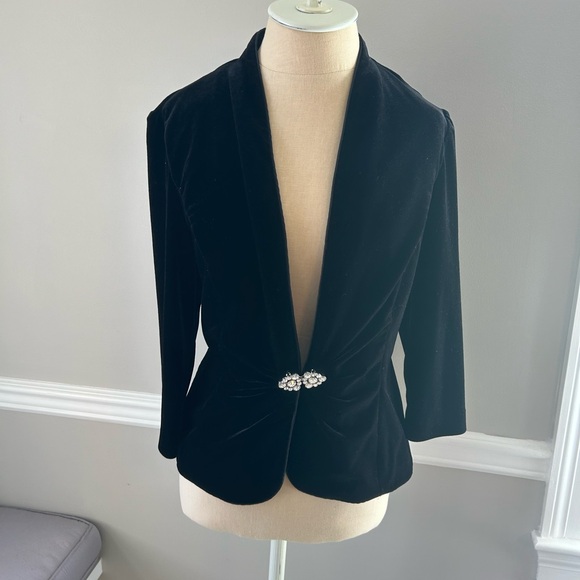 Velvet Evening Jacket Blazer. Jewel closure - Picture 3 of 7